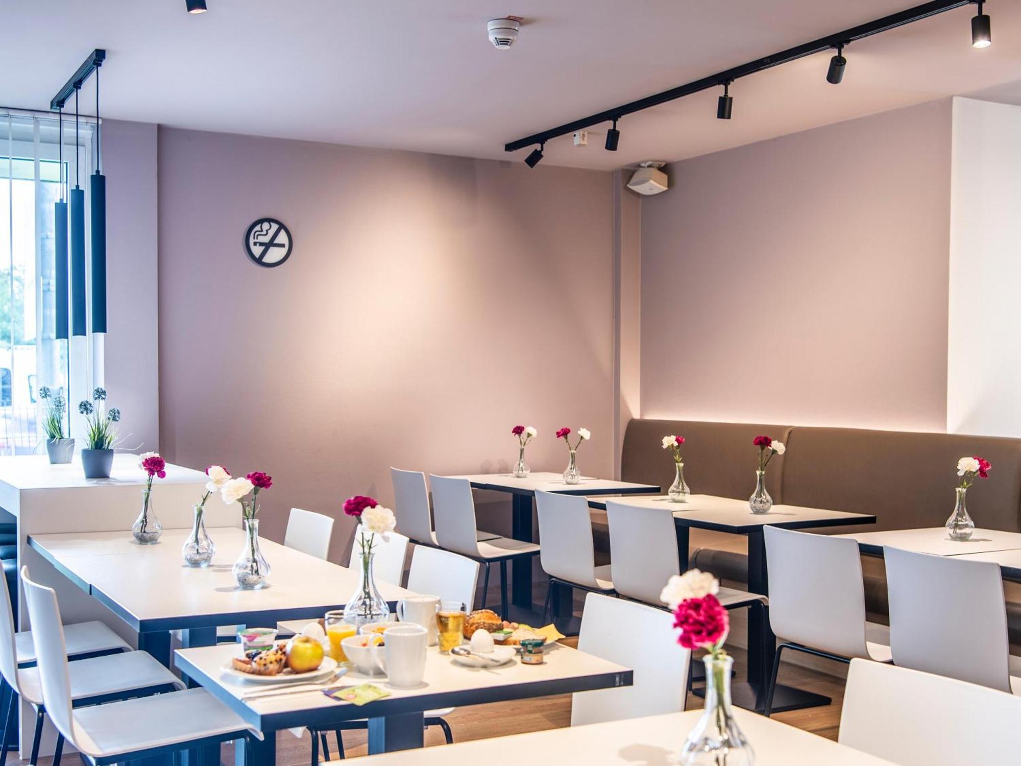 B&B Hotel Regensburg-City ภายนอก รูปภาพ