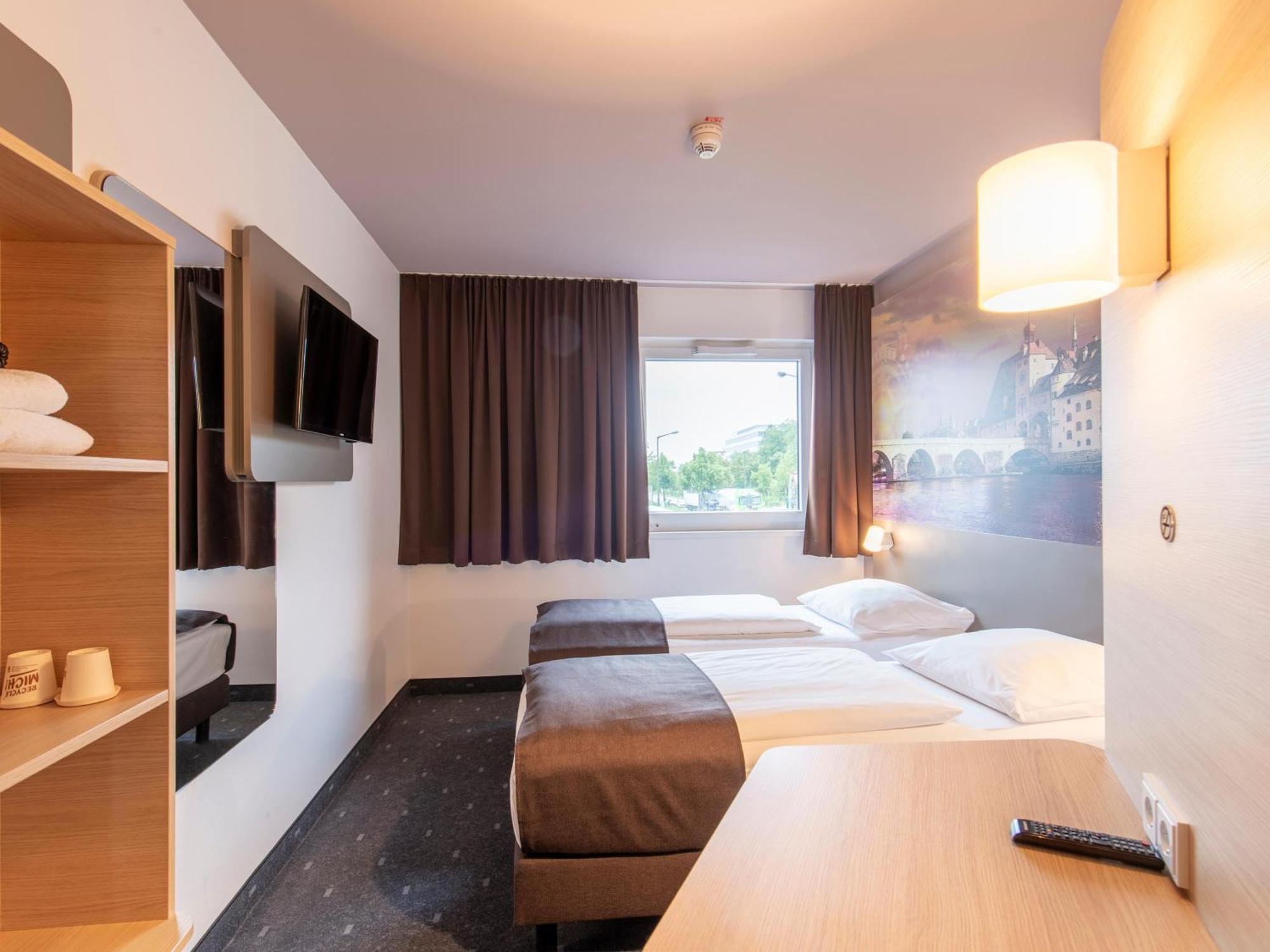 B&B Hotel Regensburg-City ภายนอก รูปภาพ