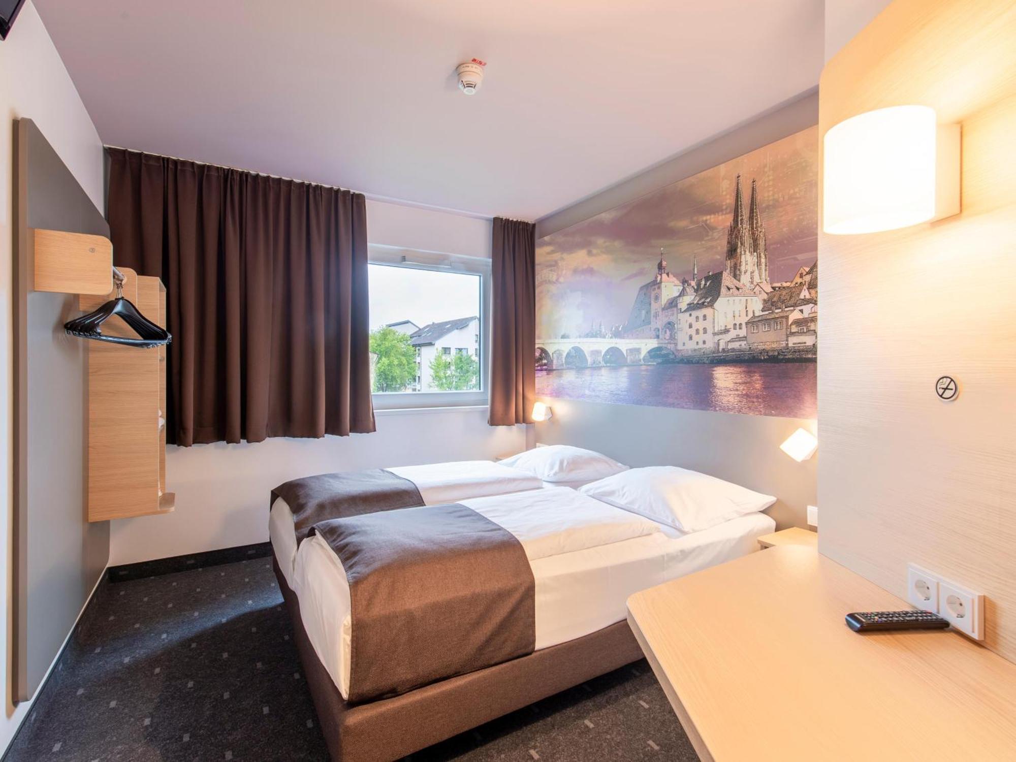 B&B Hotel Regensburg-City ภายนอก รูปภาพ