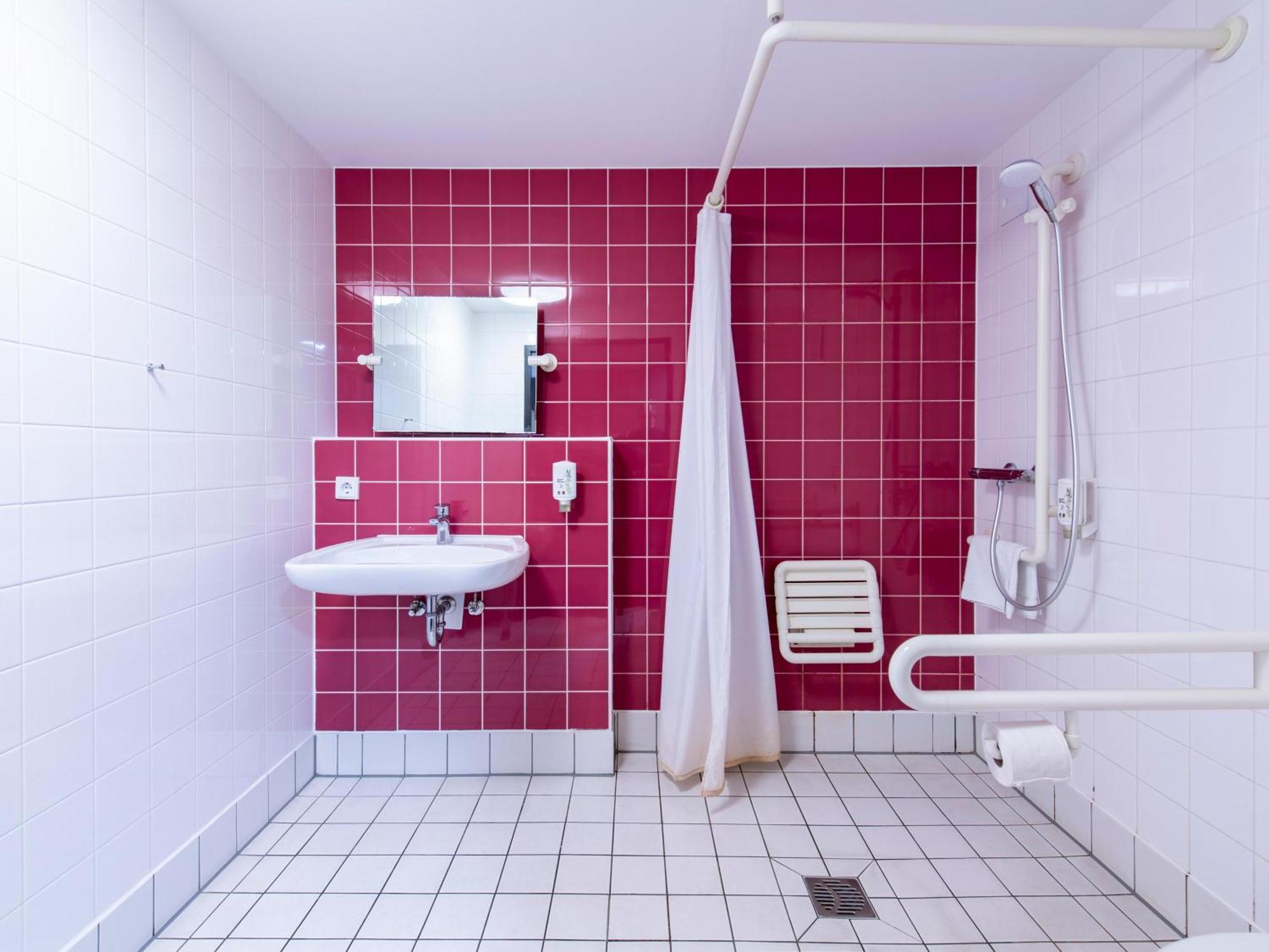 B&B Hotel Regensburg-City ภายนอก รูปภาพ